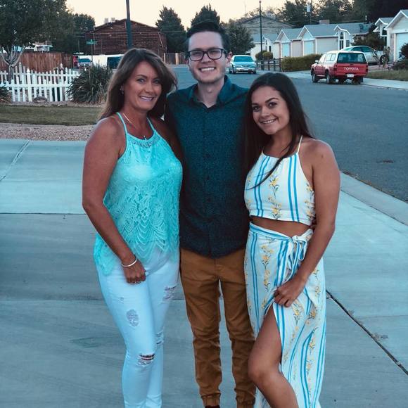 Meet your Posher, Vicky - Picture 1 of 1